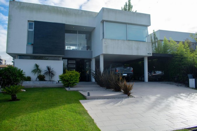 Casa de lujo en Nuevo Quilmes.