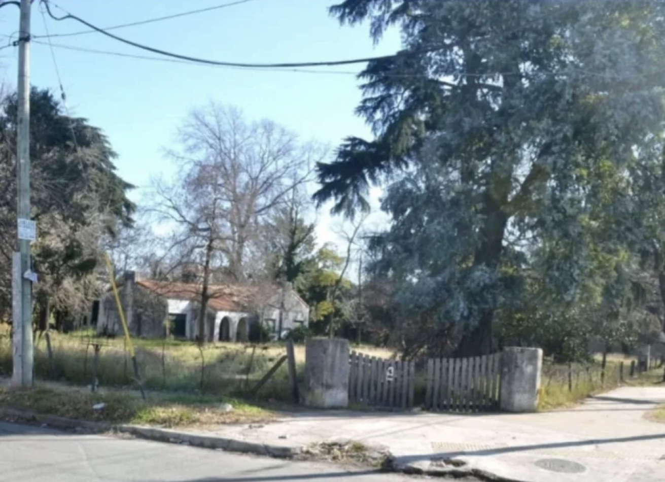 Se Vende Lote De 11250 M2 Sobre Av Calchaqui
