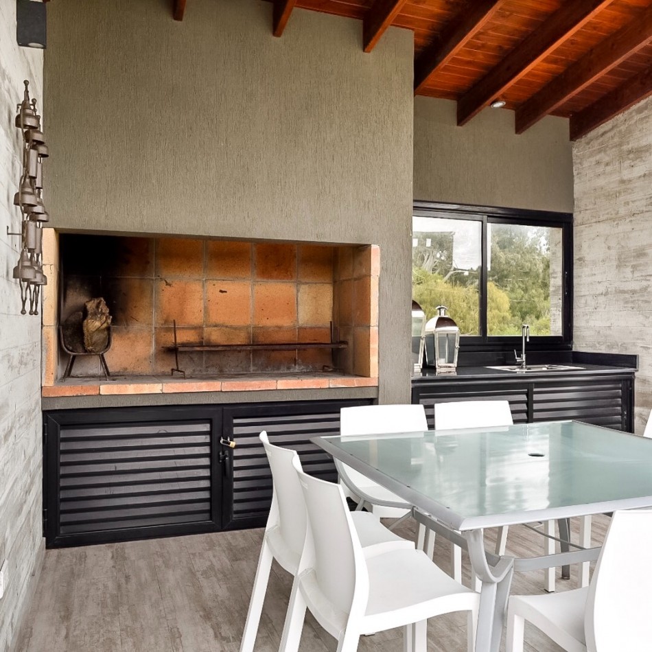 Se Vende Casa Moderna En Costa Esmeralda