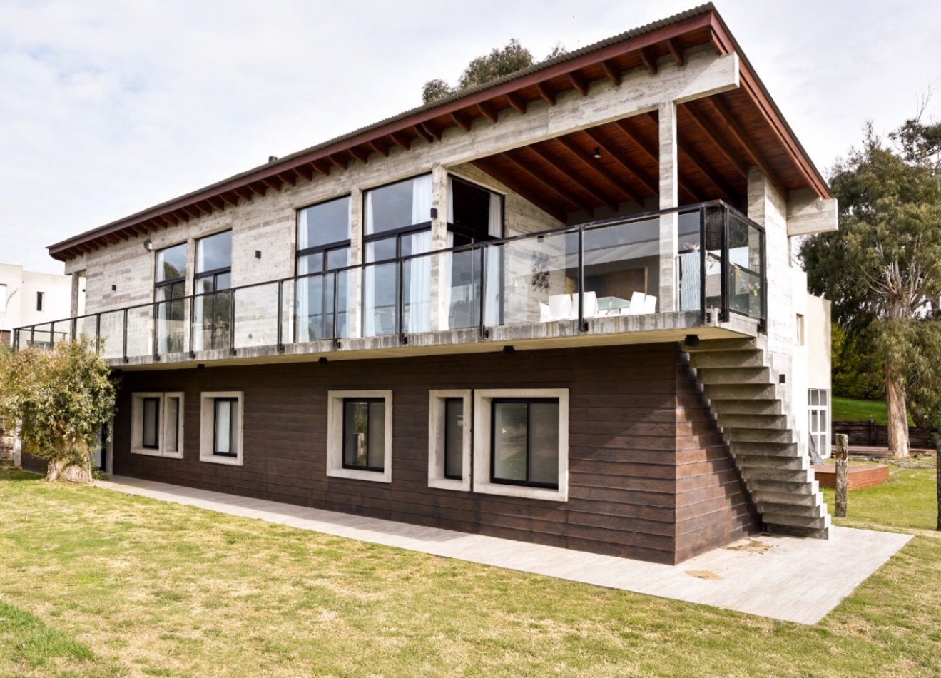 Se Vende Casa Moderna En Costa Esmeralda