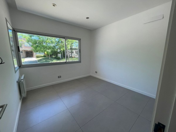 Casa a estrenar en Fincas de Hudson