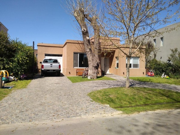 Casa en Altos de Hudson II
